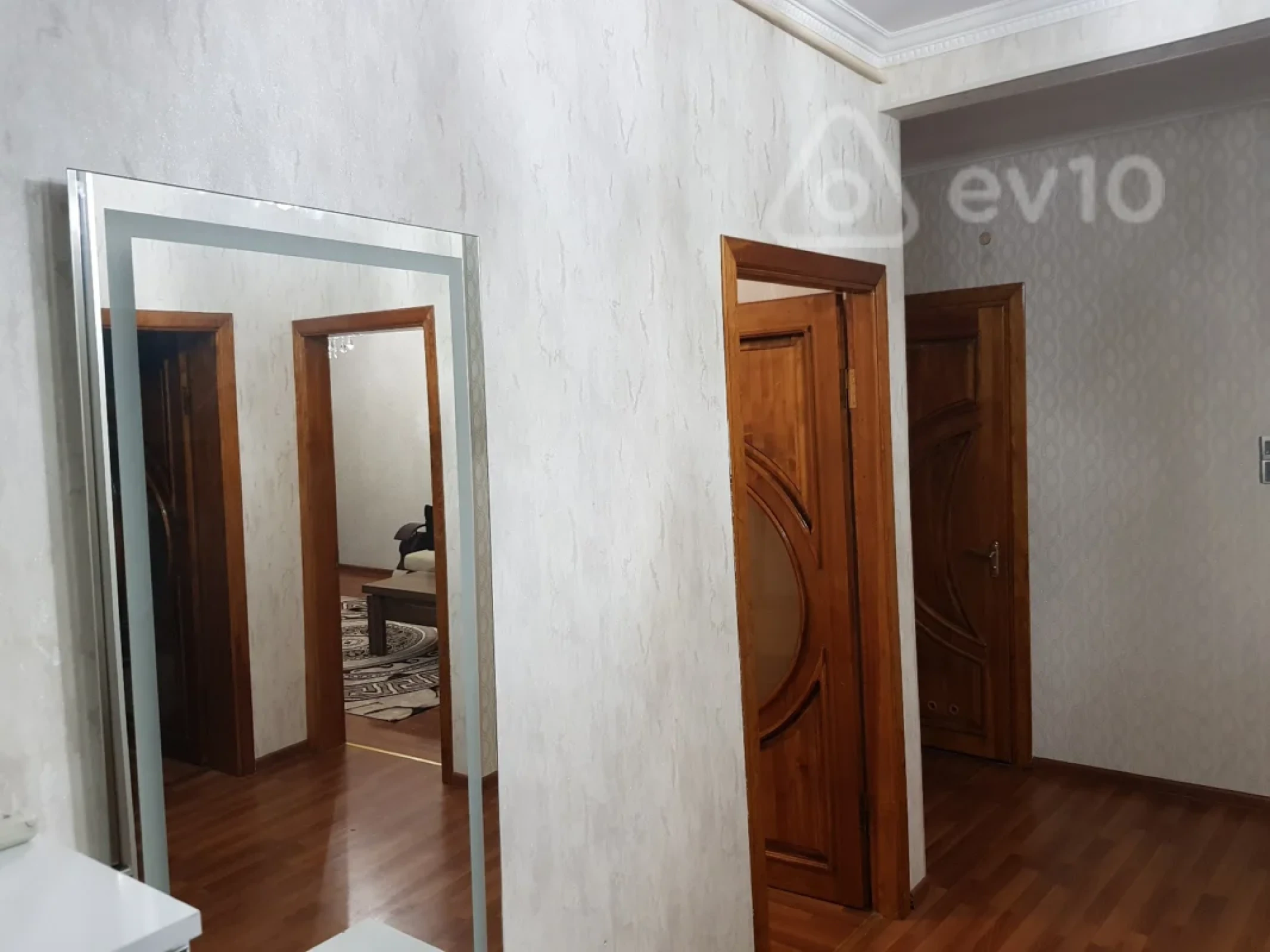 Kirayə verilir 3 otaqlı köhnə tikili 75 m²