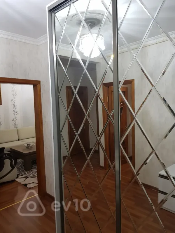 Kirayə verilir 3 otaqlı köhnə tikili 75 m²