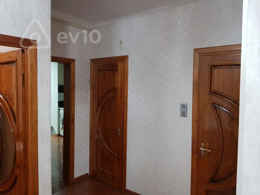 Kirayə verilir 3 otaqlı köhnə tikili 75 m²