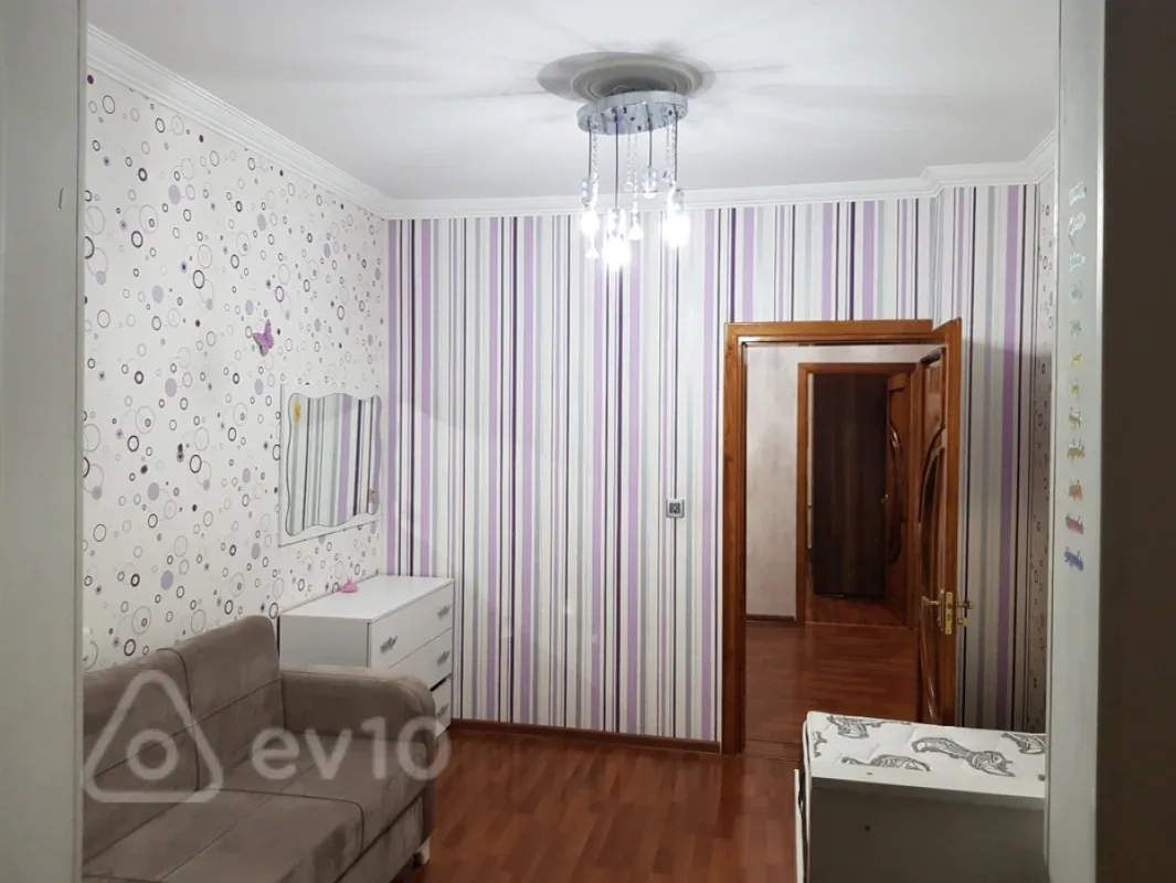 Kirayə verilir 3 otaqlı köhnə tikili 75 m²