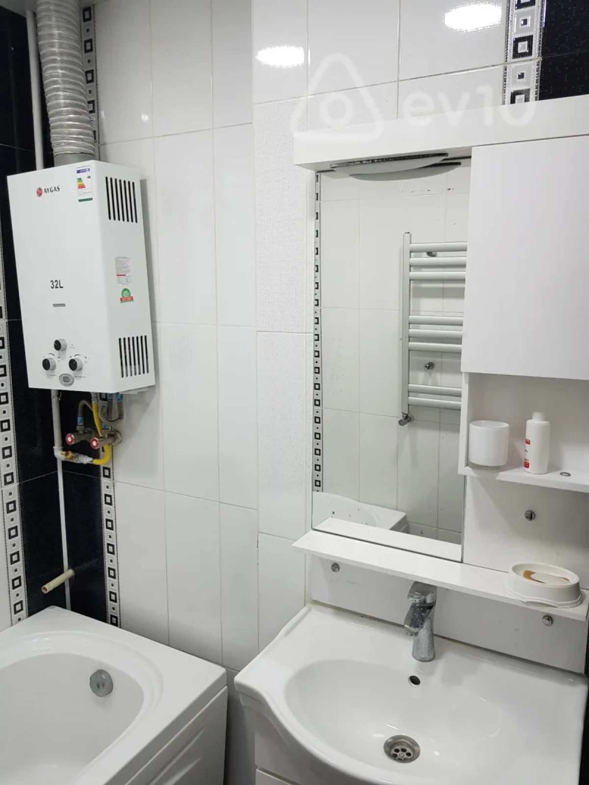 Kirayə verilir 3 otaqlı köhnə tikili 75 m²