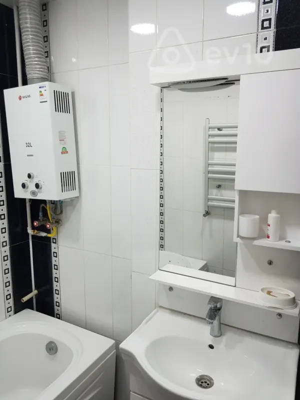 Kirayə verilir 3 otaqlı köhnə tikili 75 m²