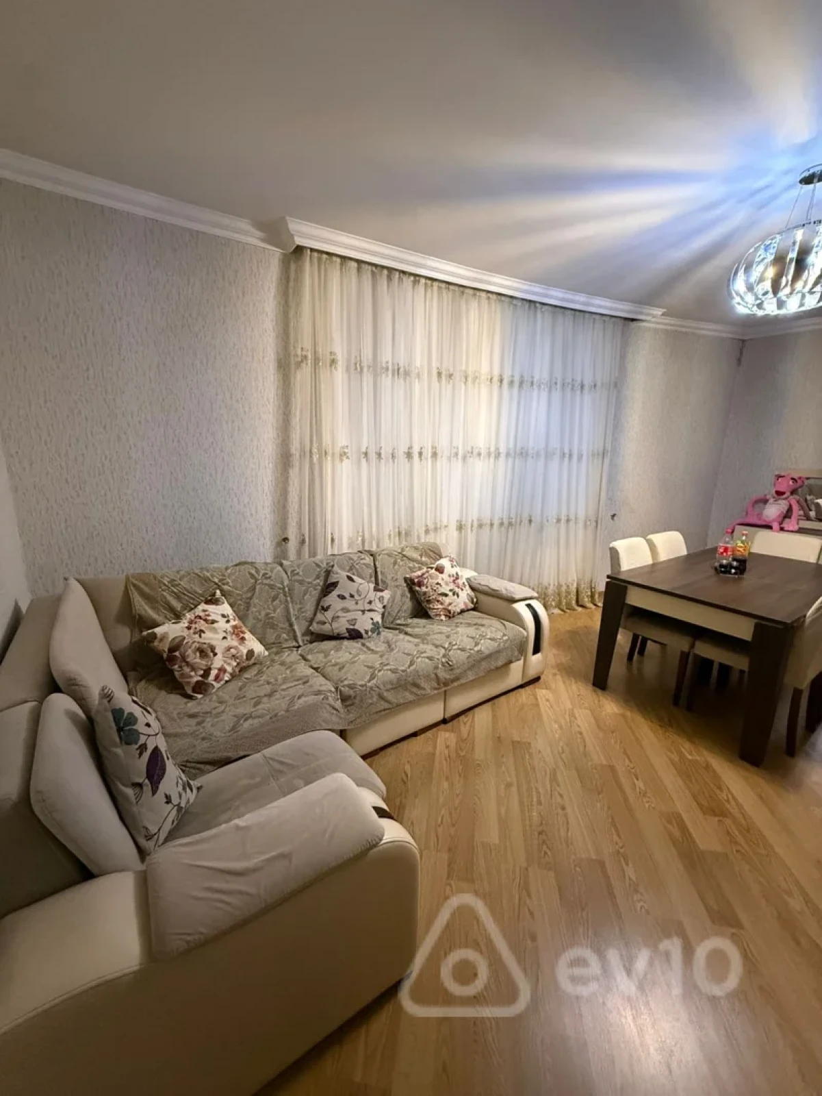 Kirayə verilir 2 otaqlı yeni tikili 90 m²