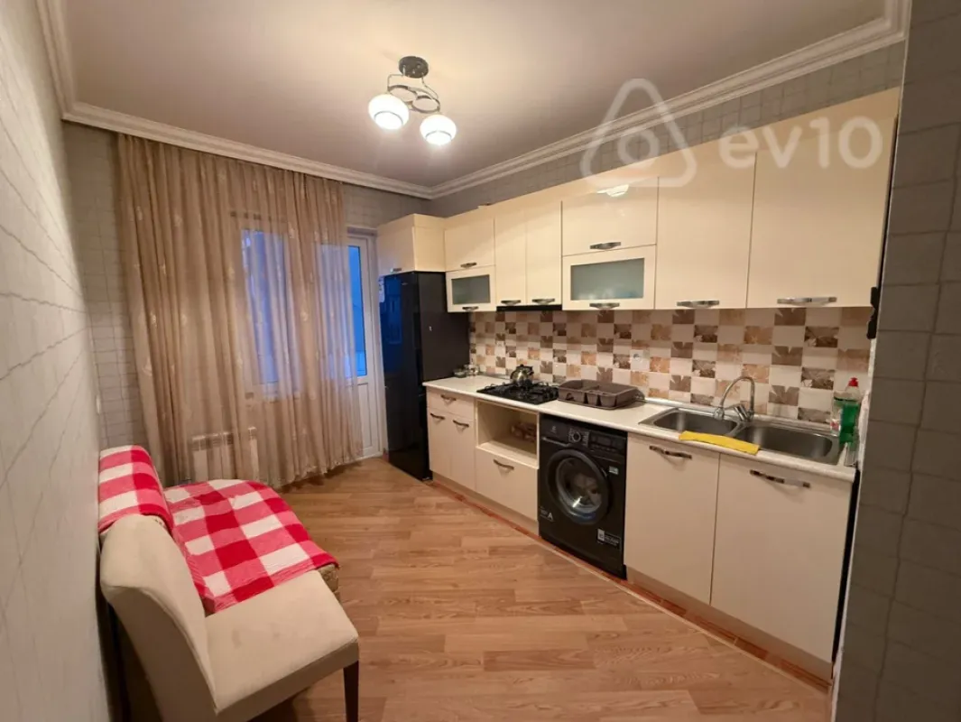 Kirayə verilir 2 otaqlı yeni tikili 90 m²