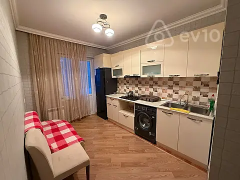 Kirayə verilir 2 otaqlı yeni tikili 90 m²