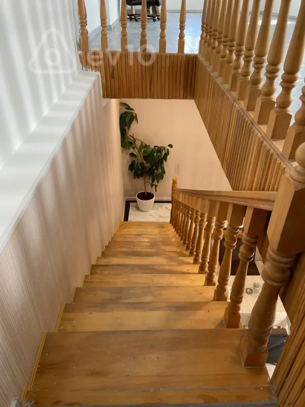 Satılır 4 otaqlı həyət evi 200 m²