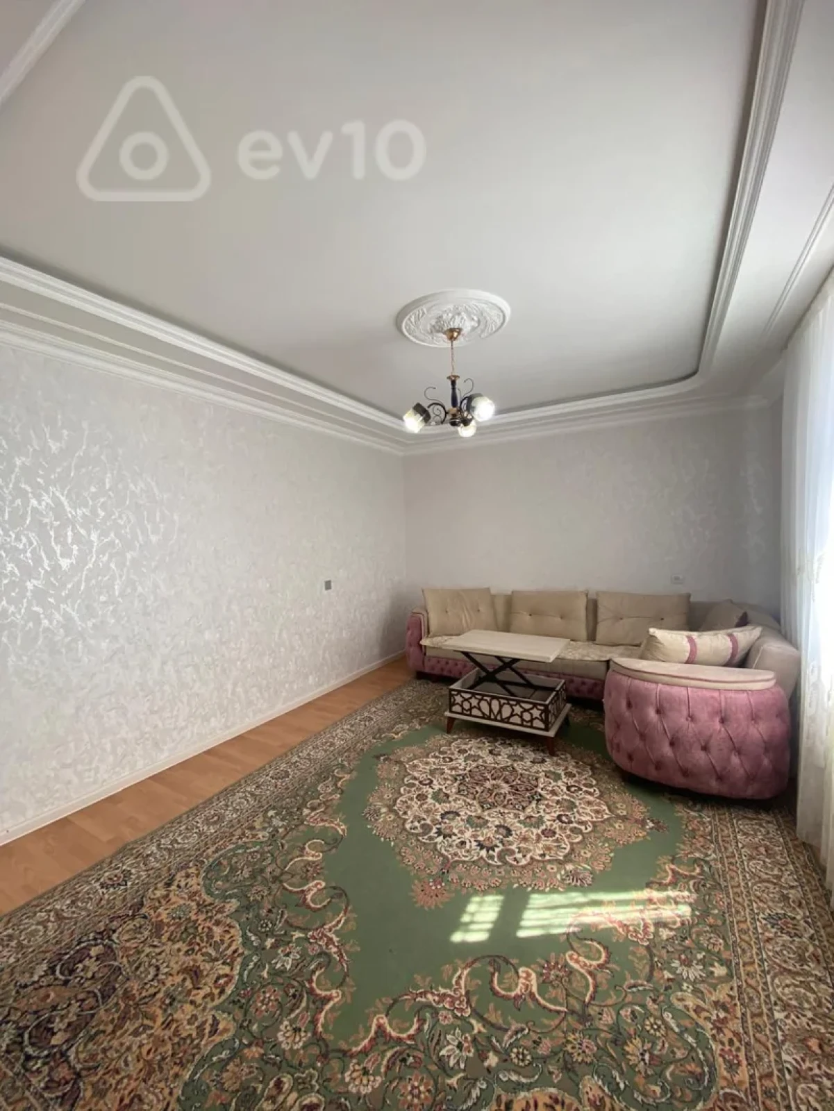 Satılır 4 otaqlı həyət evi 200 m²