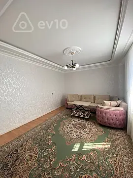 Satılır 4 otaqlı həyət evi 200 m²