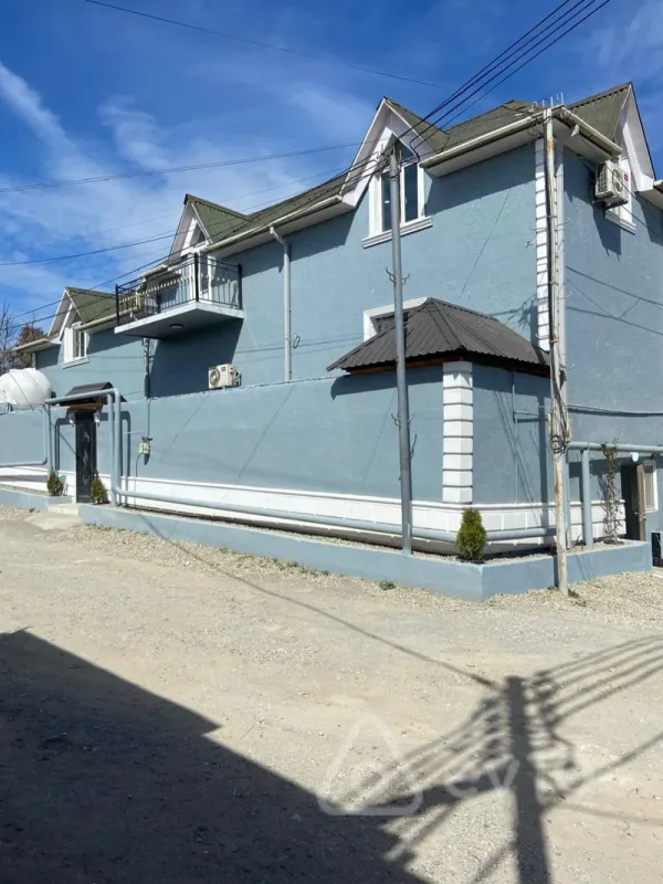 Satılır 4 otaqlı həyət evi 200 m²