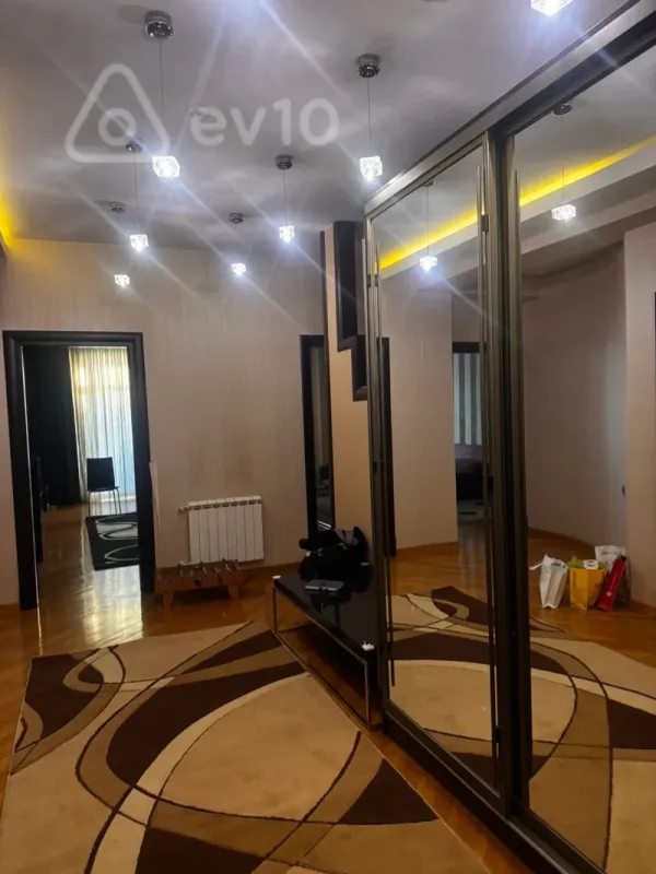 Kirayə verilir 3 otaqlı yeni tikili 100 m²