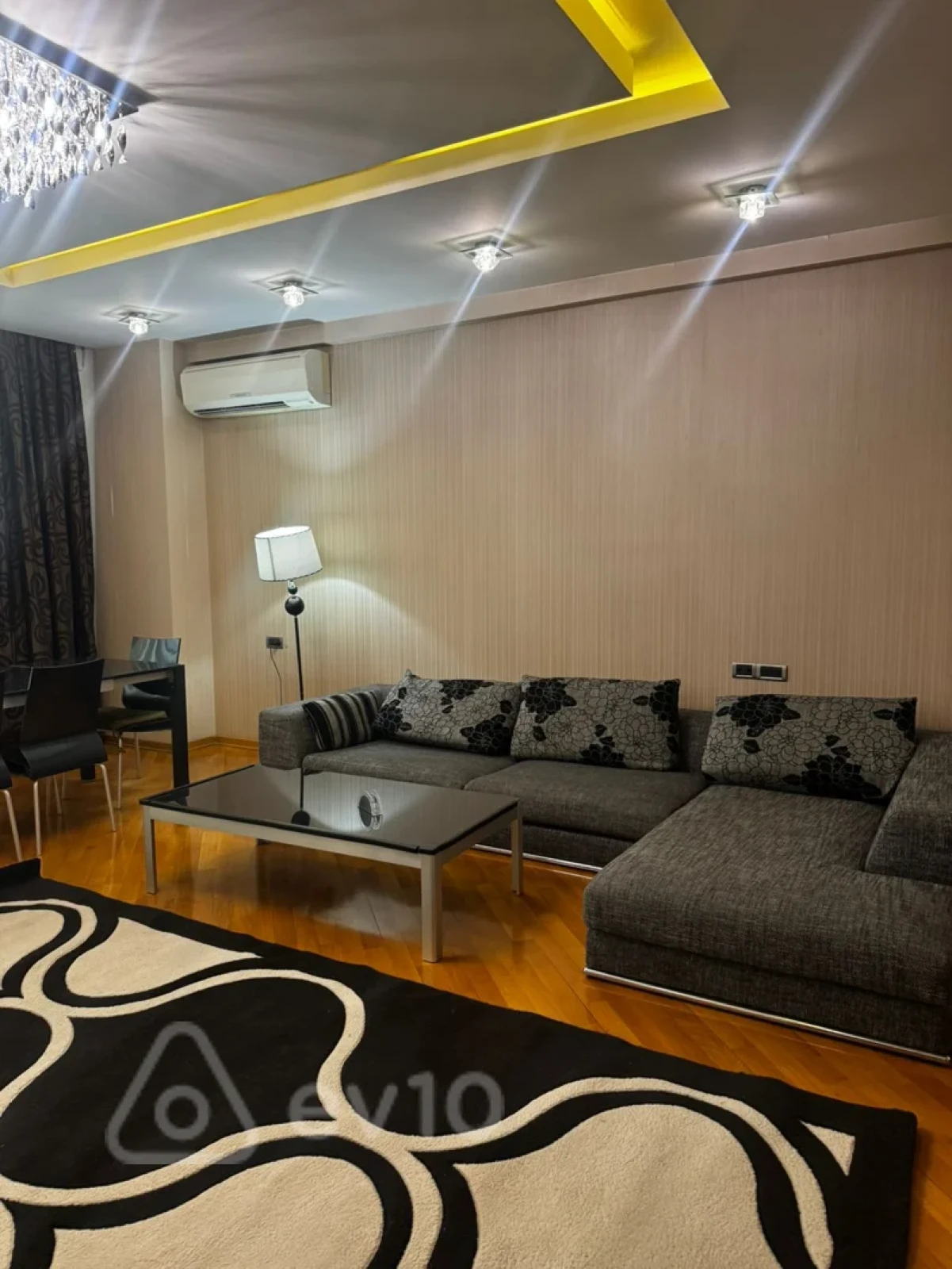 Kirayə verilir 3 otaqlı yeni tikili 100 m²