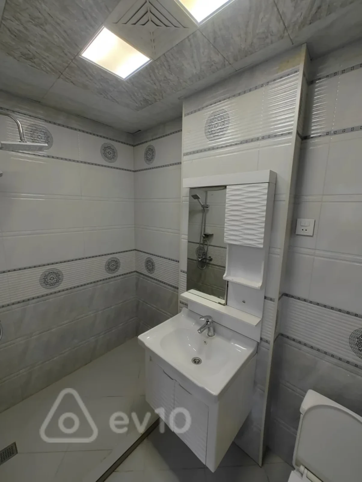 Kirayə verilir 2 otaqlı yeni tikili 50 m²