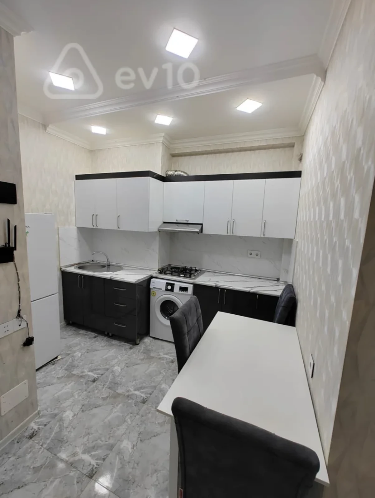 Kirayə verilir 2 otaqlı yeni tikili 50 m²