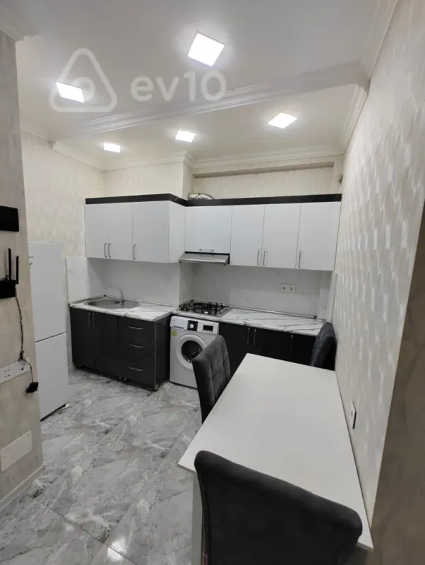 Kirayə verilir 2 otaqlı yeni tikili 50 m²