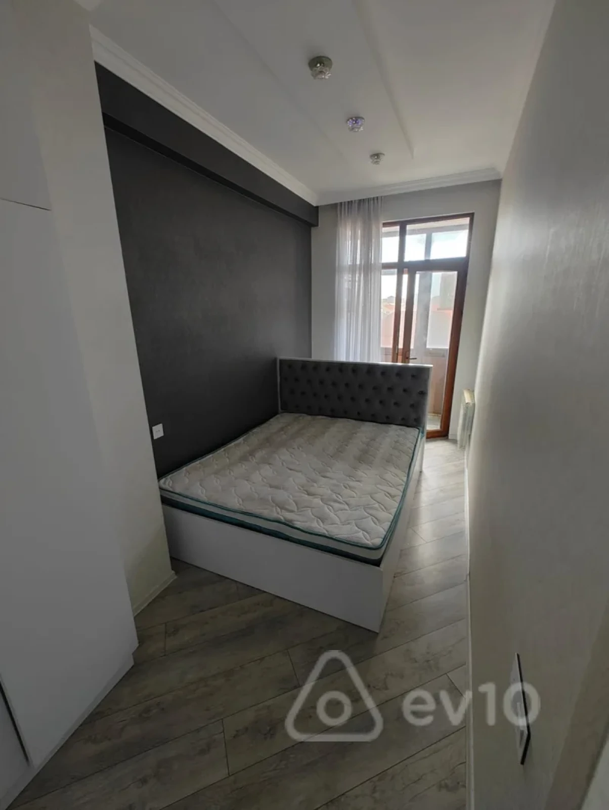 Kirayə verilir 2 otaqlı yeni tikili 50 m²