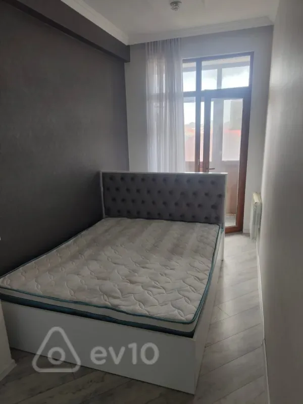 Kirayə verilir 2 otaqlı yeni tikili 50 m²