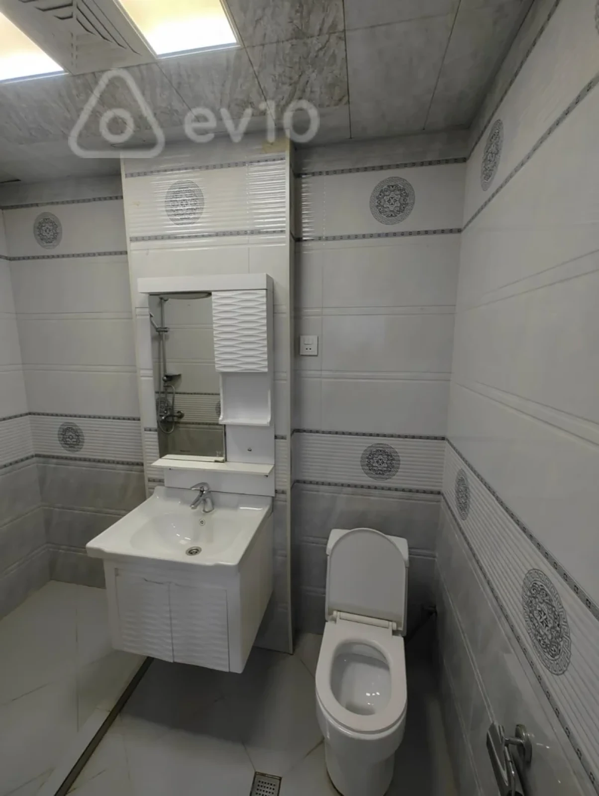 Kirayə verilir 2 otaqlı yeni tikili 50 m²