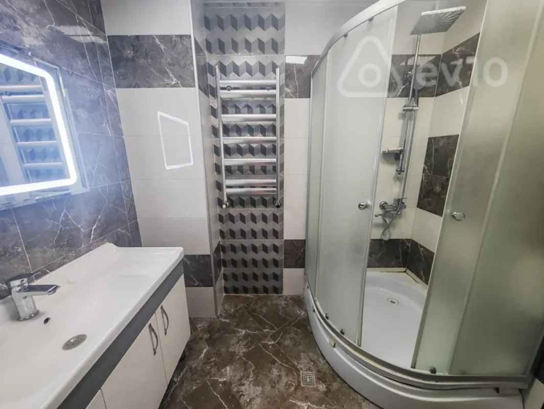 Kirayə verilir 4 otaqlı yeni tikili 95 m²