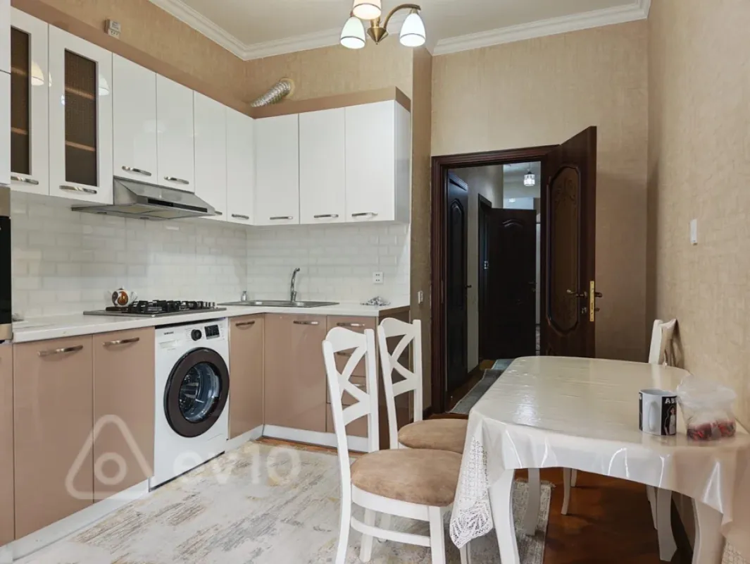 Kirayə verilir 4 otaqlı yeni tikili 95 m²