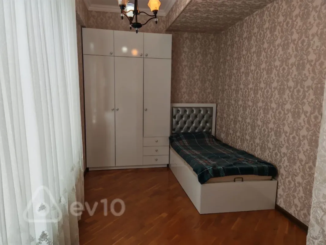 Kirayə verilir 4 otaqlı yeni tikili 95 m²