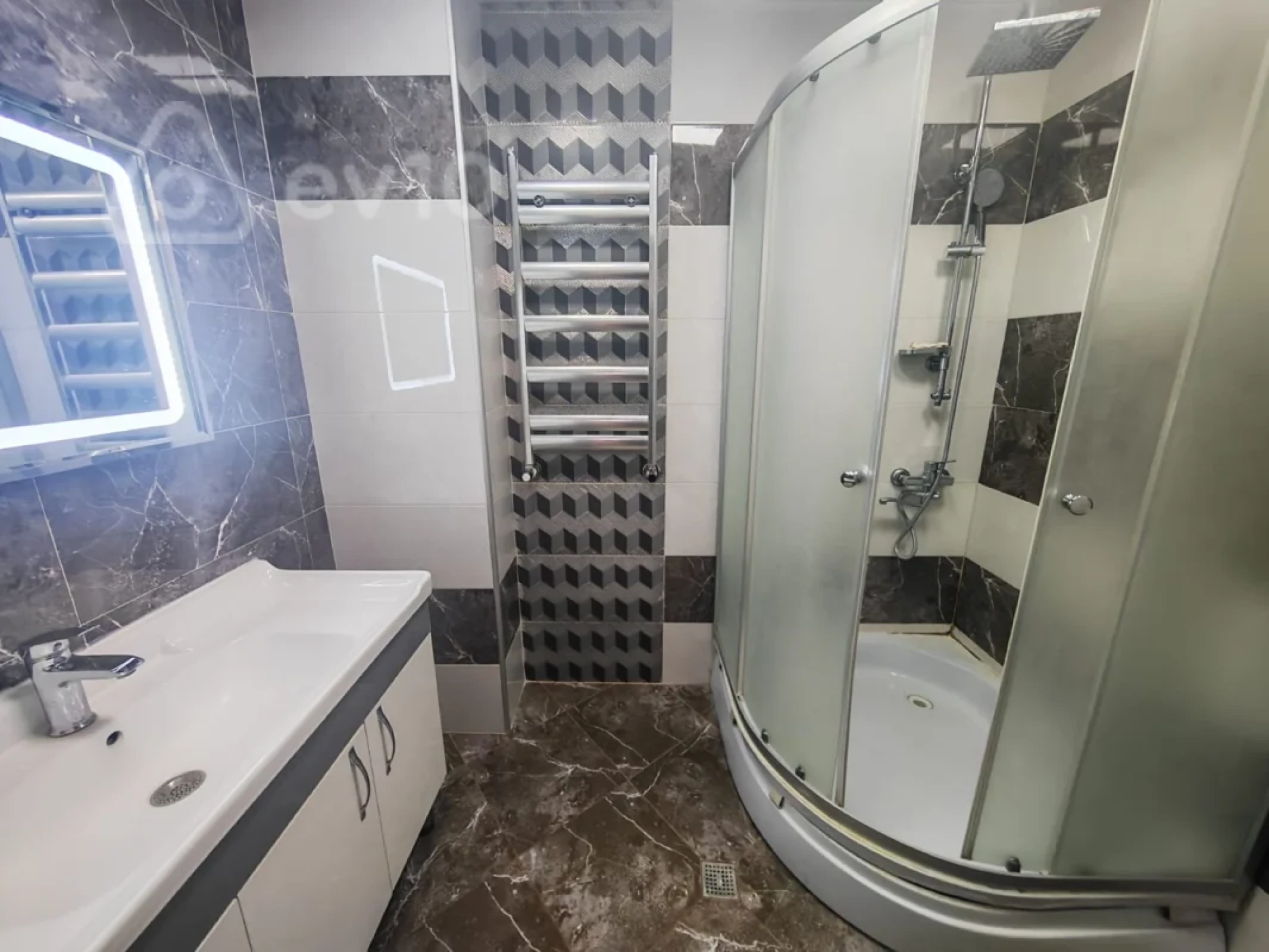 Kirayə verilir 4 otaqlı yeni tikili 95 m²