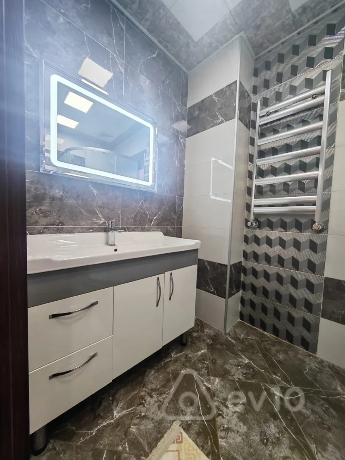 Kirayə verilir 4 otaqlı yeni tikili 95 m²