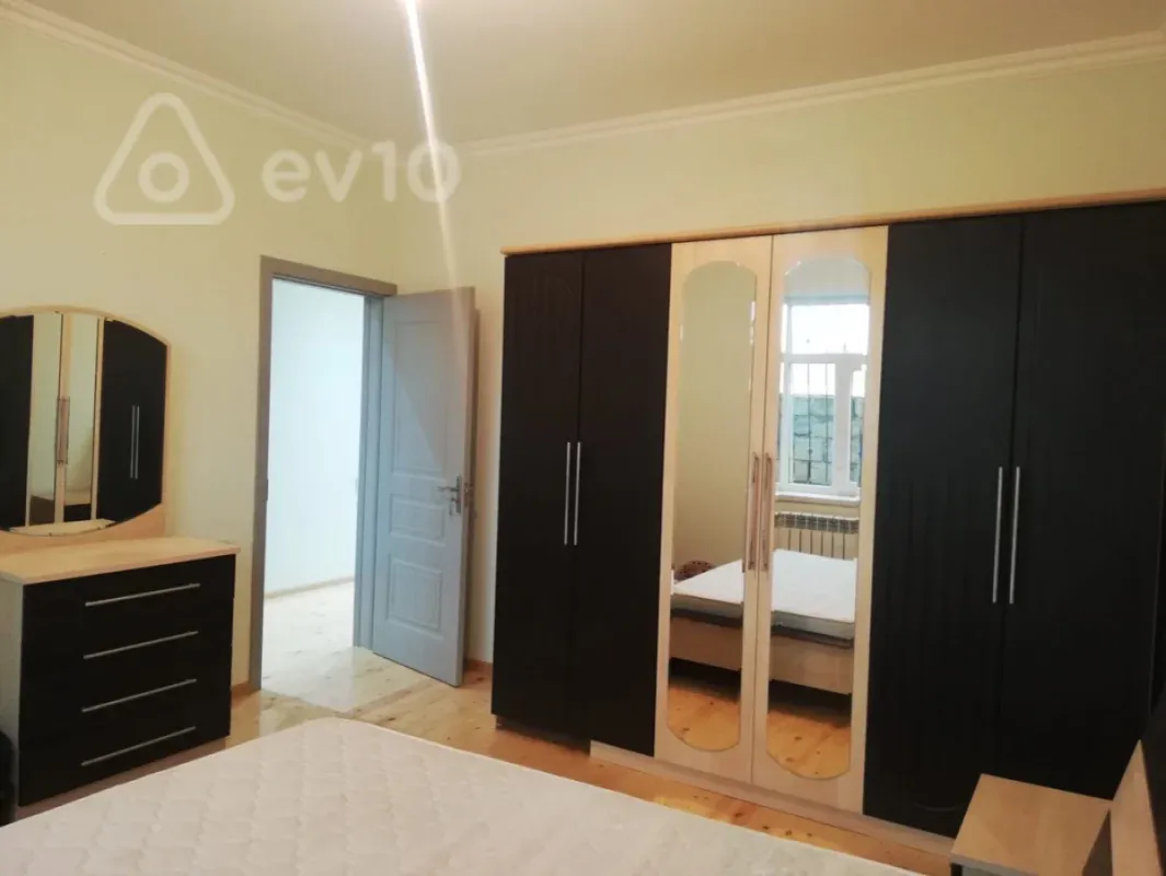 Satılır 4 otaqlı həyət evi 90 m²