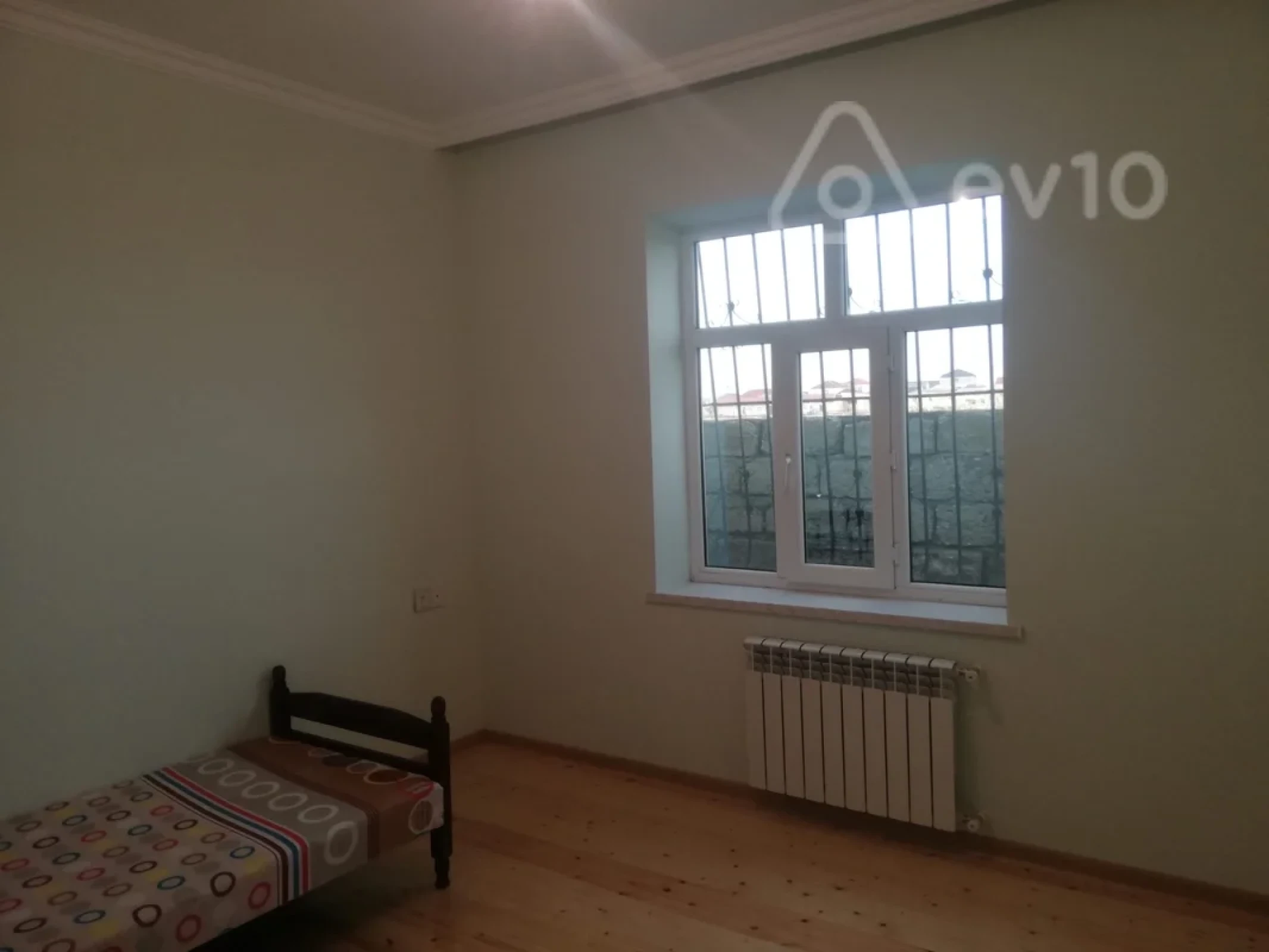 Satılır 4 otaqlı həyət evi 90 m²