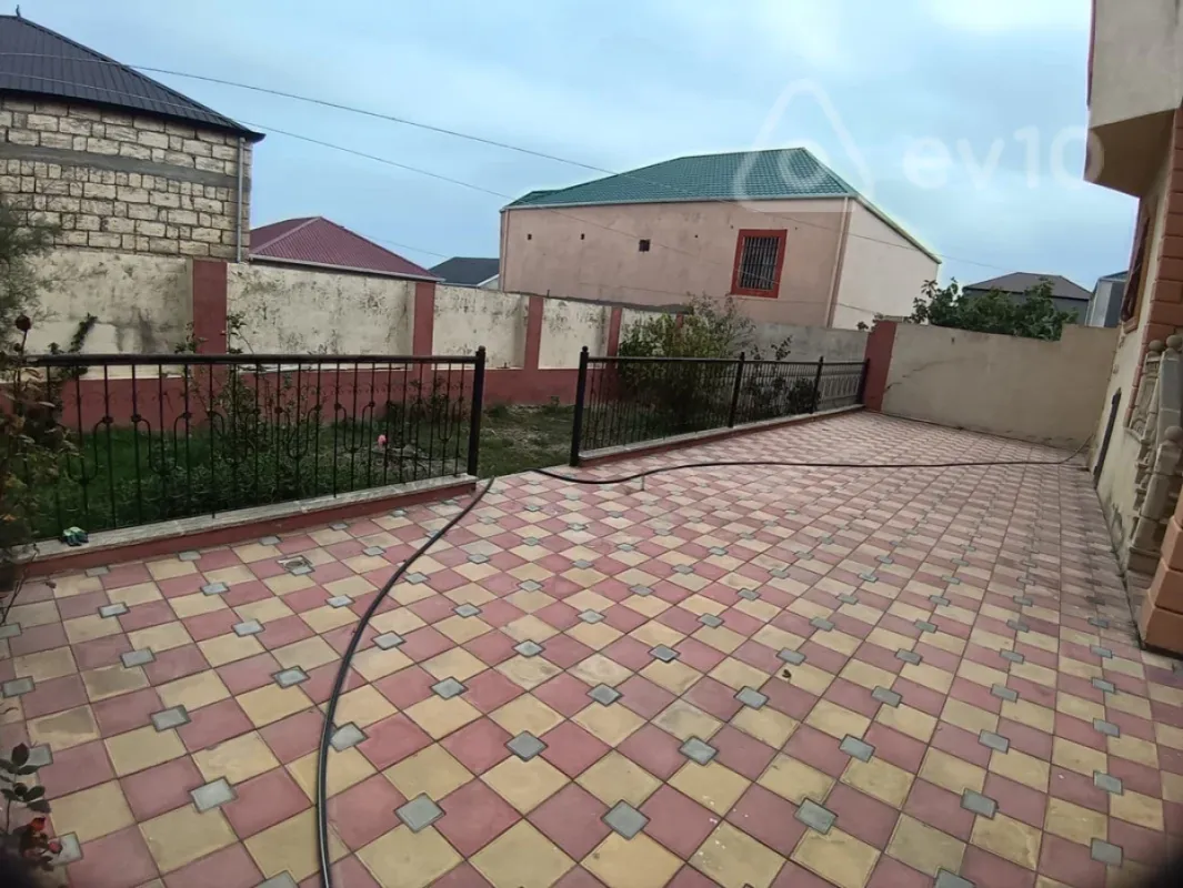 Kirayə verilir 4 otaqlı həyət evi 160 m²