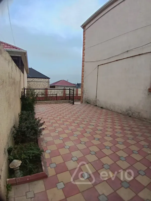 Kirayə verilir 4 otaqlı həyət evi 160 m²