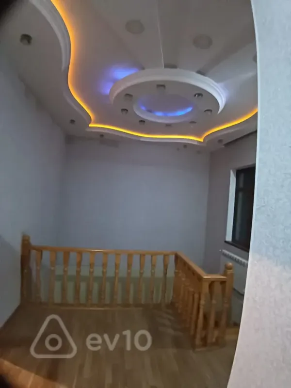 Kirayə verilir 4 otaqlı həyət evi 160 m²