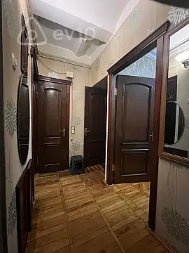 Kirayə verilir 2 otaqlı köhnə tikili 50 m²