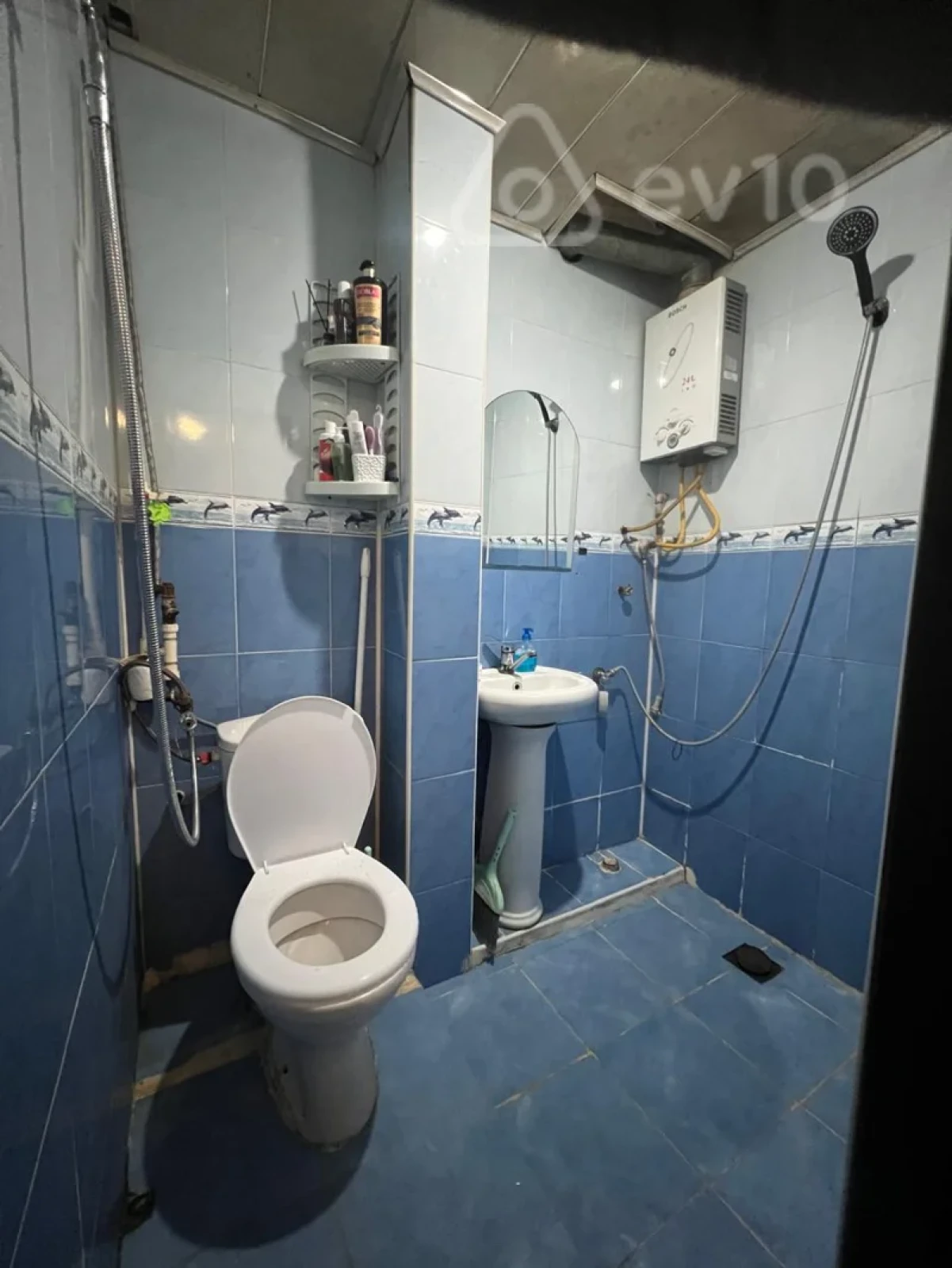 Kirayə verilir 2 otaqlı köhnə tikili 50 m²