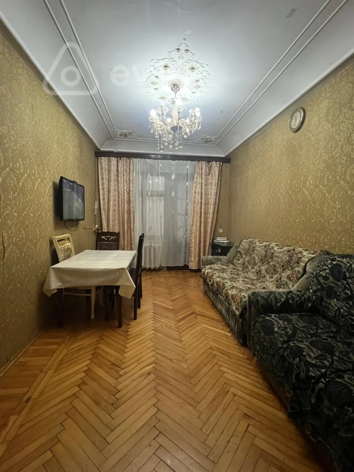 Kirayə verilir 2 otaqlı köhnə tikili 50 m²