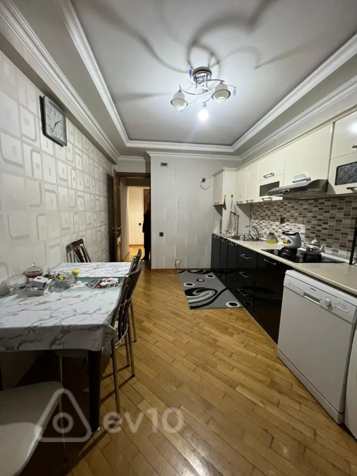 Satılır 3 otaqlı yeni tikili 112 m²