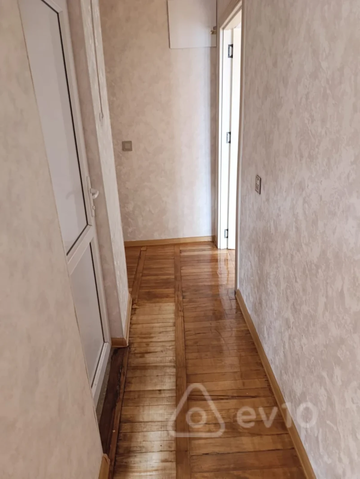 Satılır 3 otaqlı köhnə tikili 43 m²