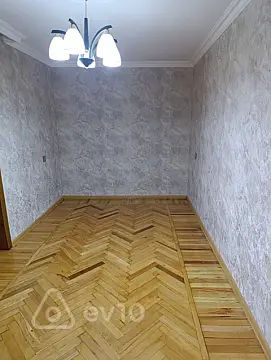 Satılır 3 otaqlı köhnə tikili 43 m²