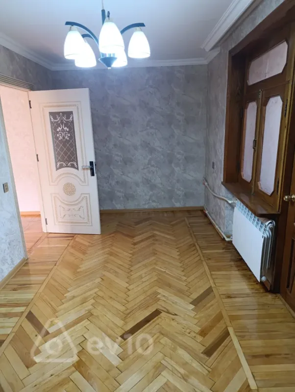 Satılır 3 otaqlı köhnə tikili 43 m²