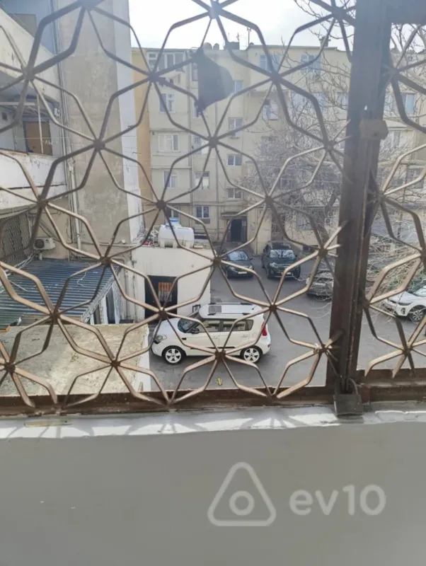 Satılır 3 otaqlı köhnə tikili 43 m²