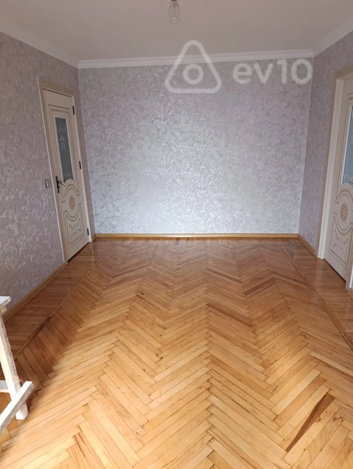 Satılır 3 otaqlı köhnə tikili 43 m²