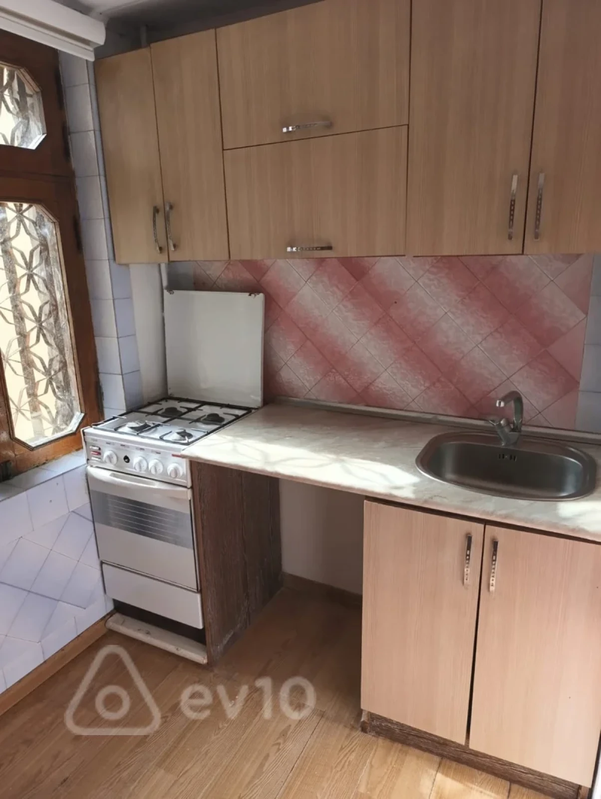 Satılır 3 otaqlı köhnə tikili 43 m²