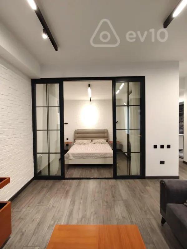 Kirayə verilir 2 otaqlı yeni tikili 70 m²