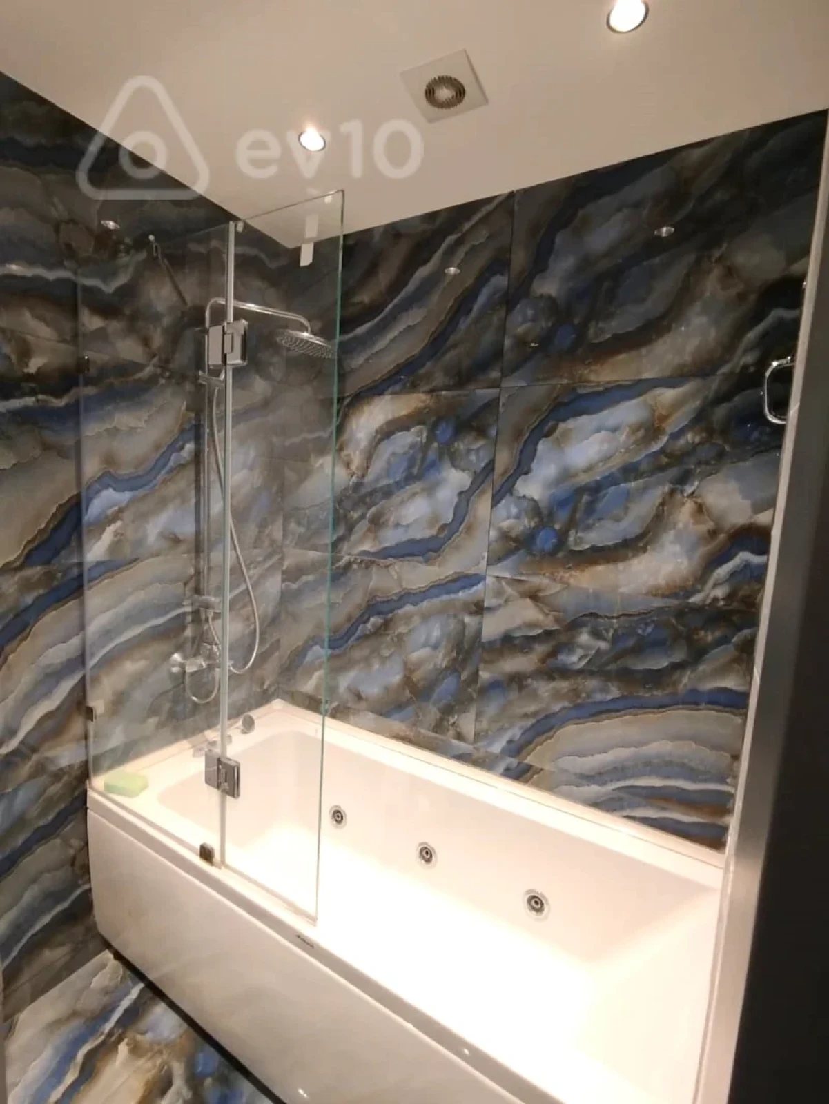 Kirayə verilir 2 otaqlı yeni tikili 70 m²