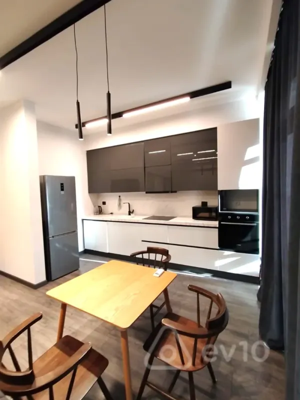 Kirayə verilir 2 otaqlı yeni tikili 70 m²