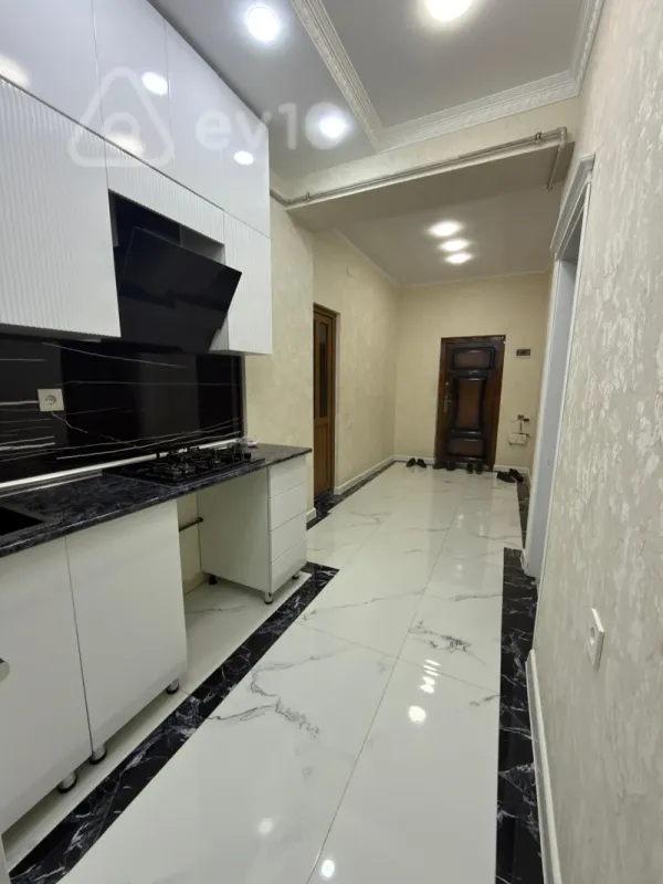 Kirayə verilir 2 otaqlı yeni tikili 60 m²