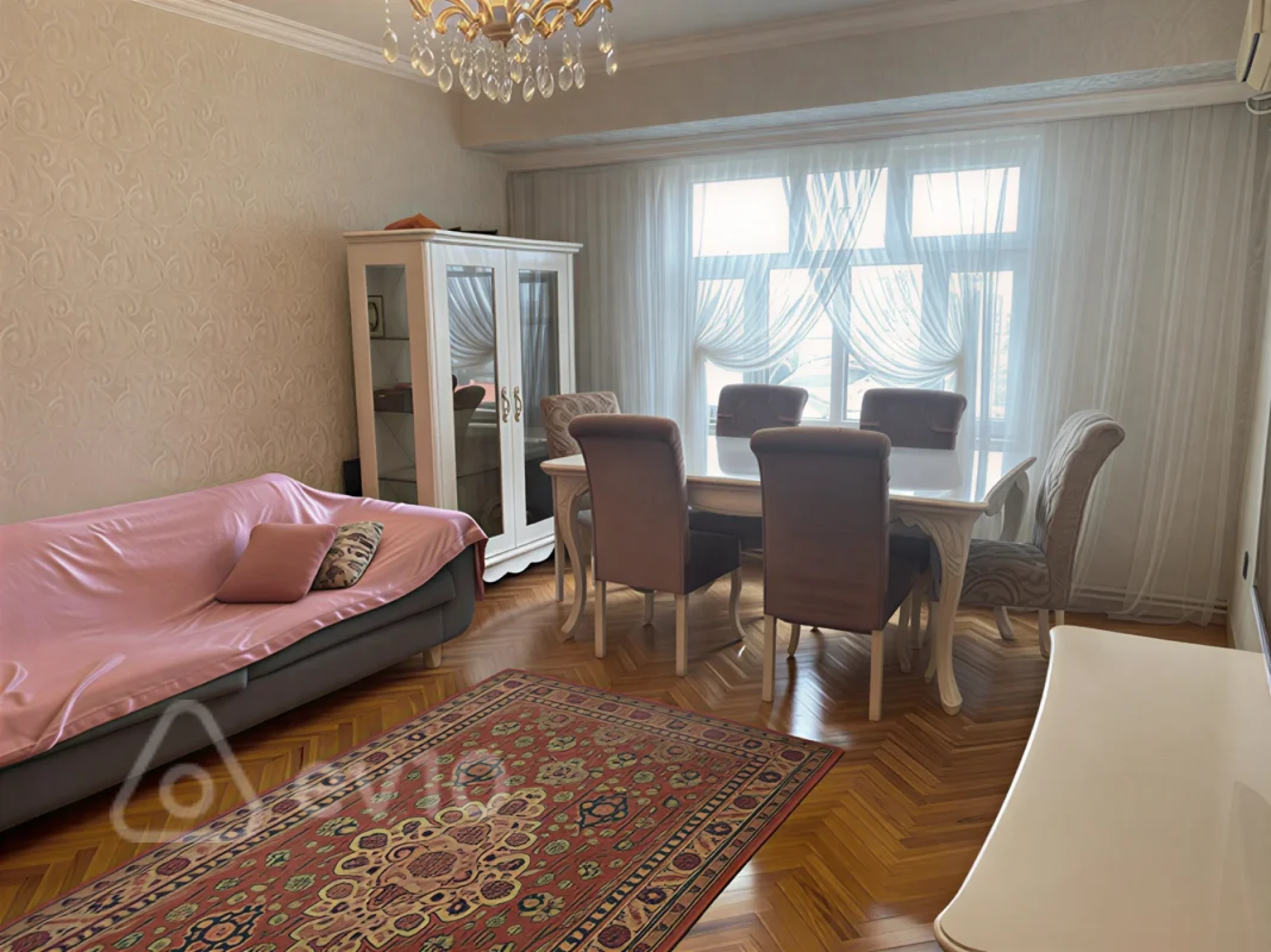 Kirayə verilir 4 otaqlı köhnə tikili 100 m²