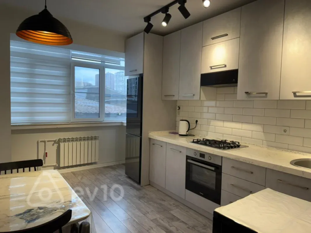 Satılır 2 otaqlı köhnə tikili 60 m²