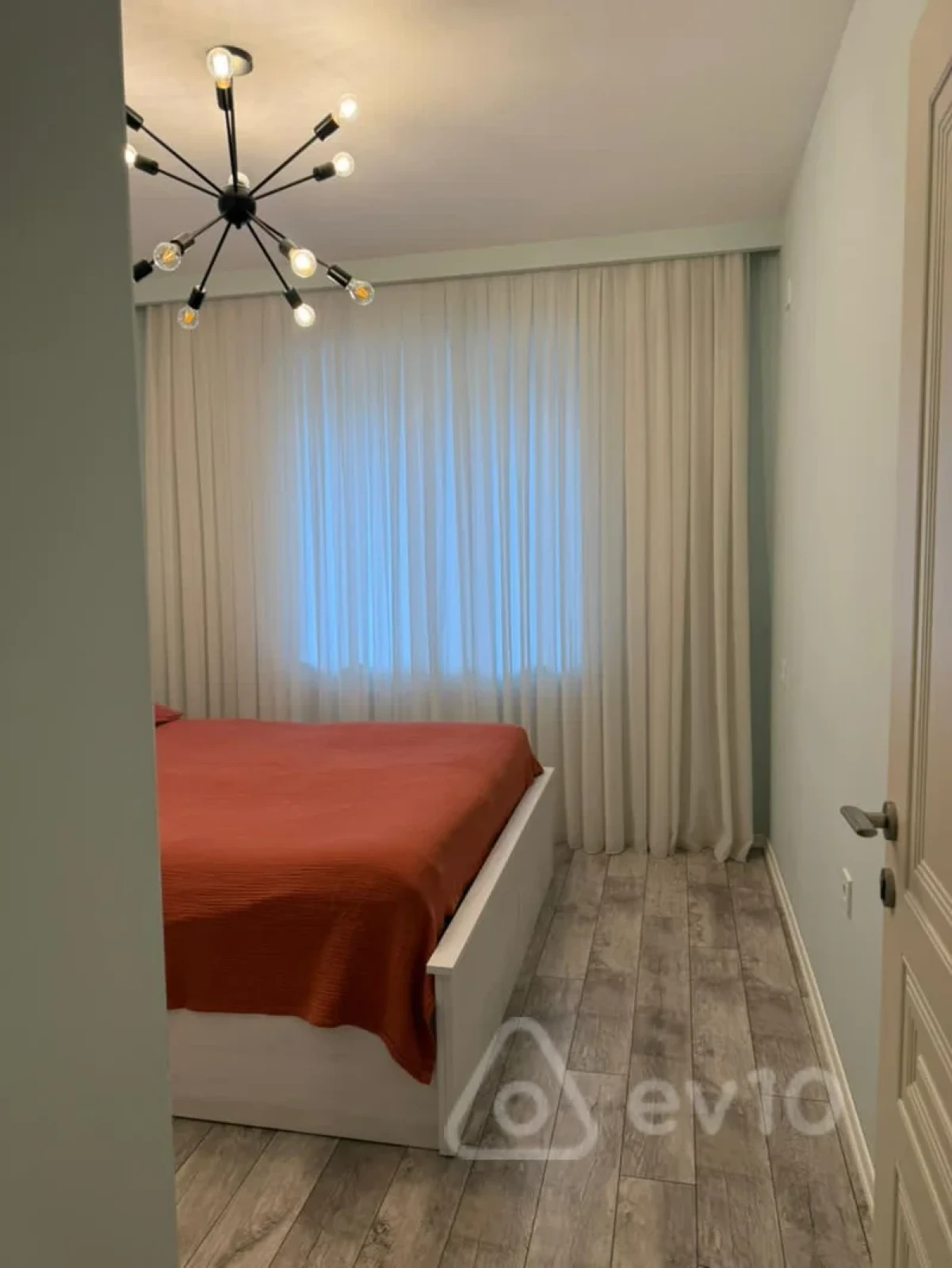 Satılır 2 otaqlı köhnə tikili 60 m²