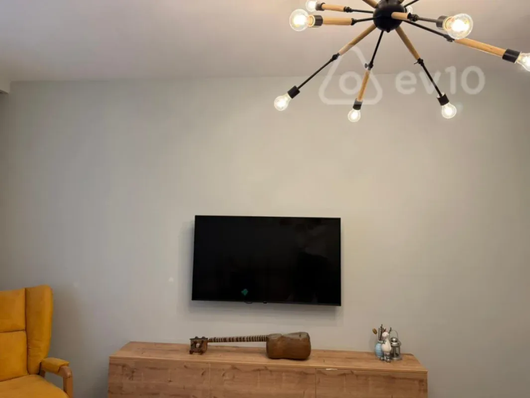 Satılır 2 otaqlı köhnə tikili 60 m²