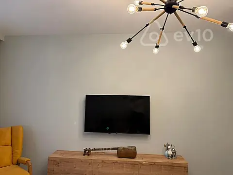 Satılır 2 otaqlı köhnə tikili 60 m²